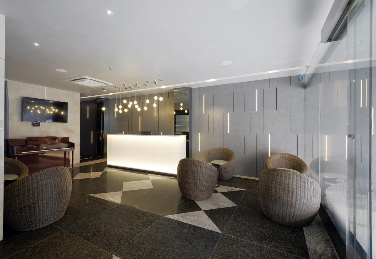 Bonita Signature Hotel Хошимин Экстерьер фото